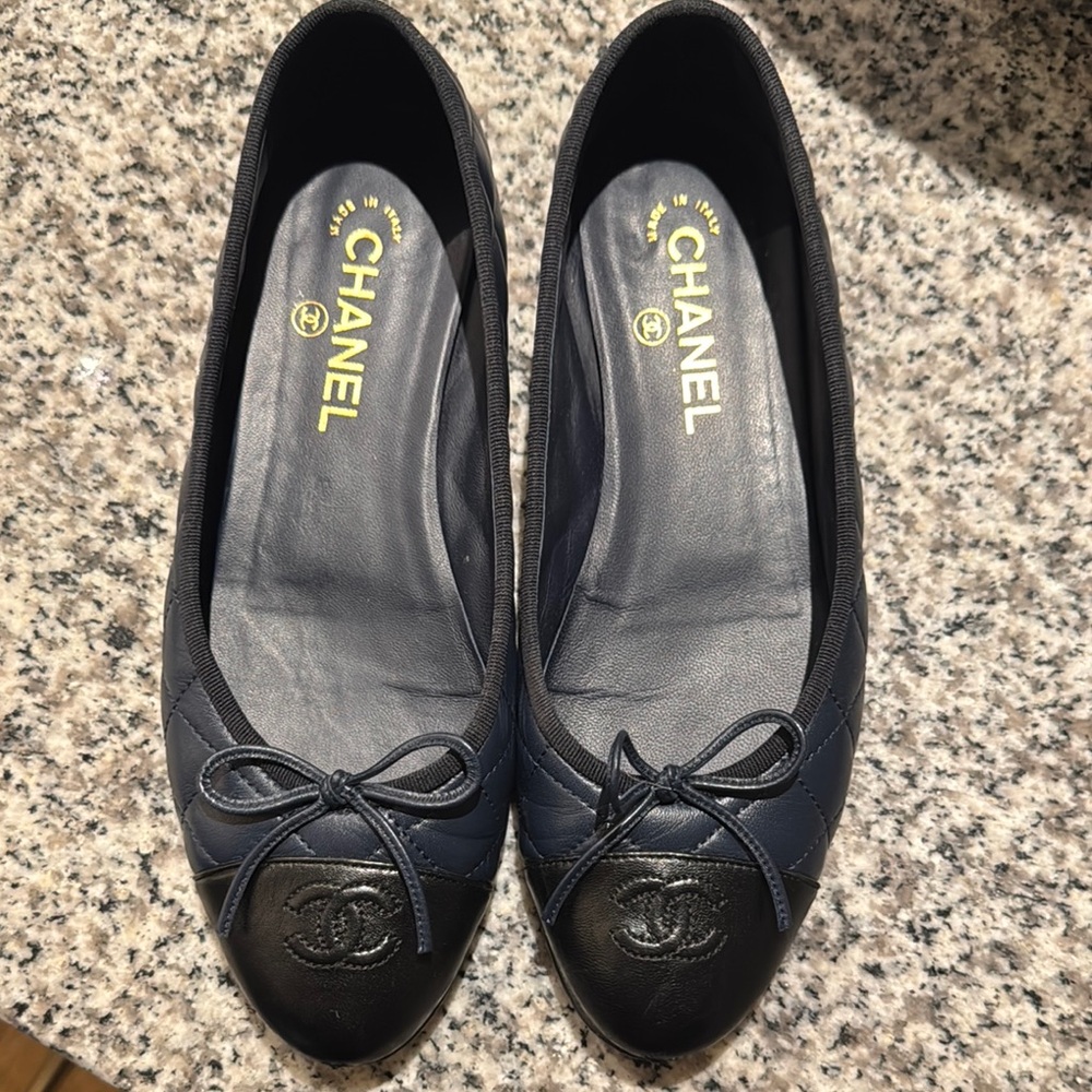 Chanel Women's Navy & Black Ballet Flats